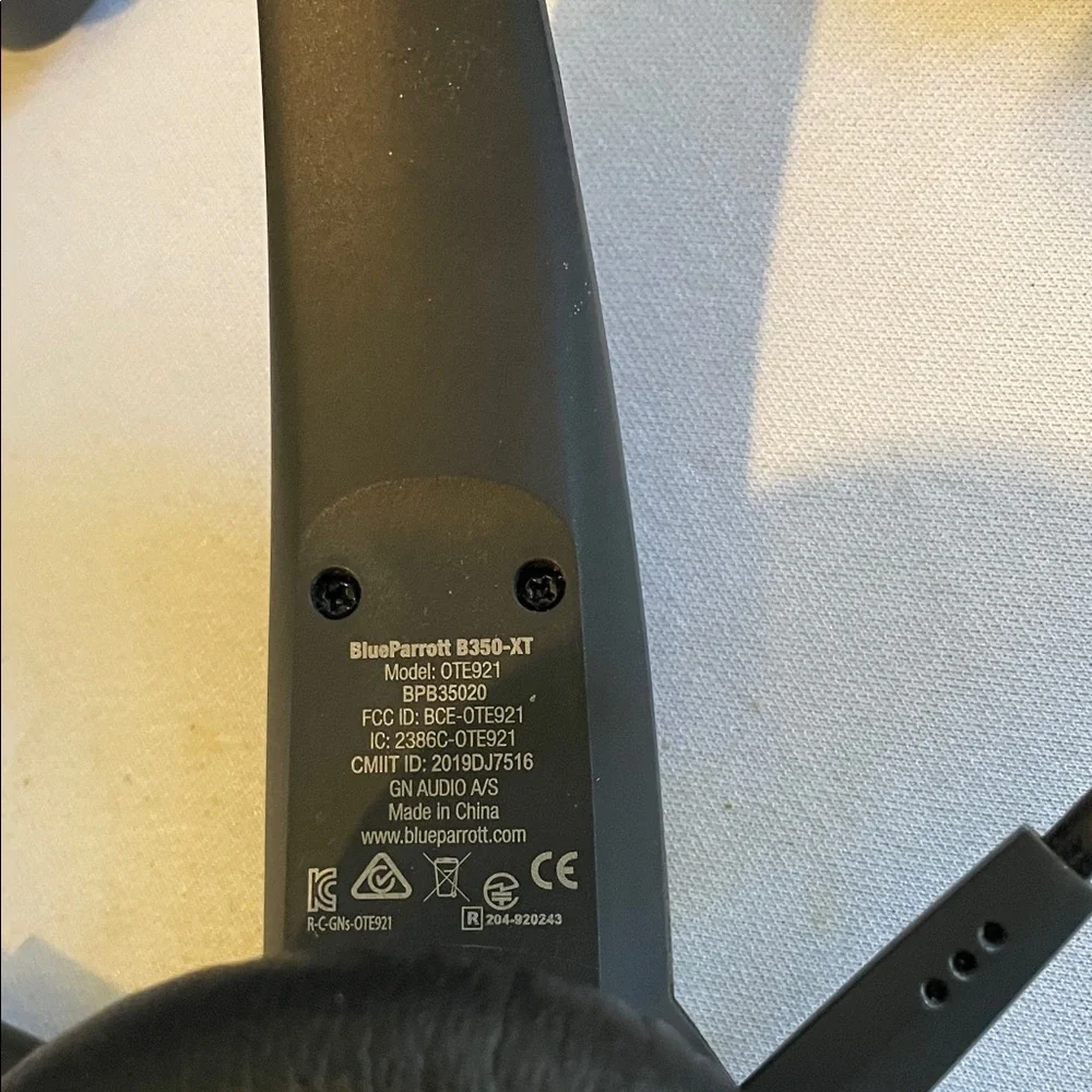 Parrot Black wireless, Bluetooth Headset with USB and Microphone